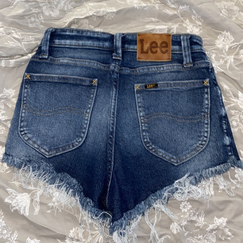 Lee high rise cut off shorts - Picture 2 of 3